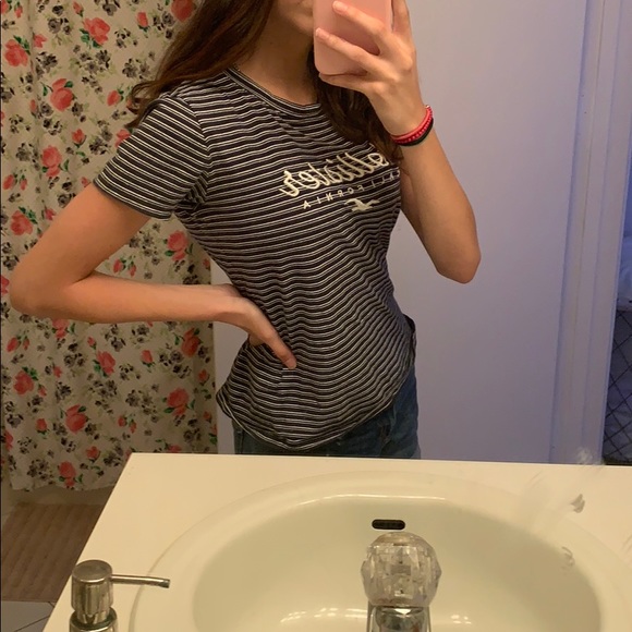 Striped Hollister Graphic Tee - Picture 2 of 4